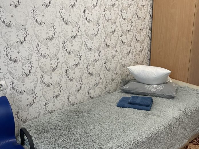 Номер стандарт з одним односпальним ліжком